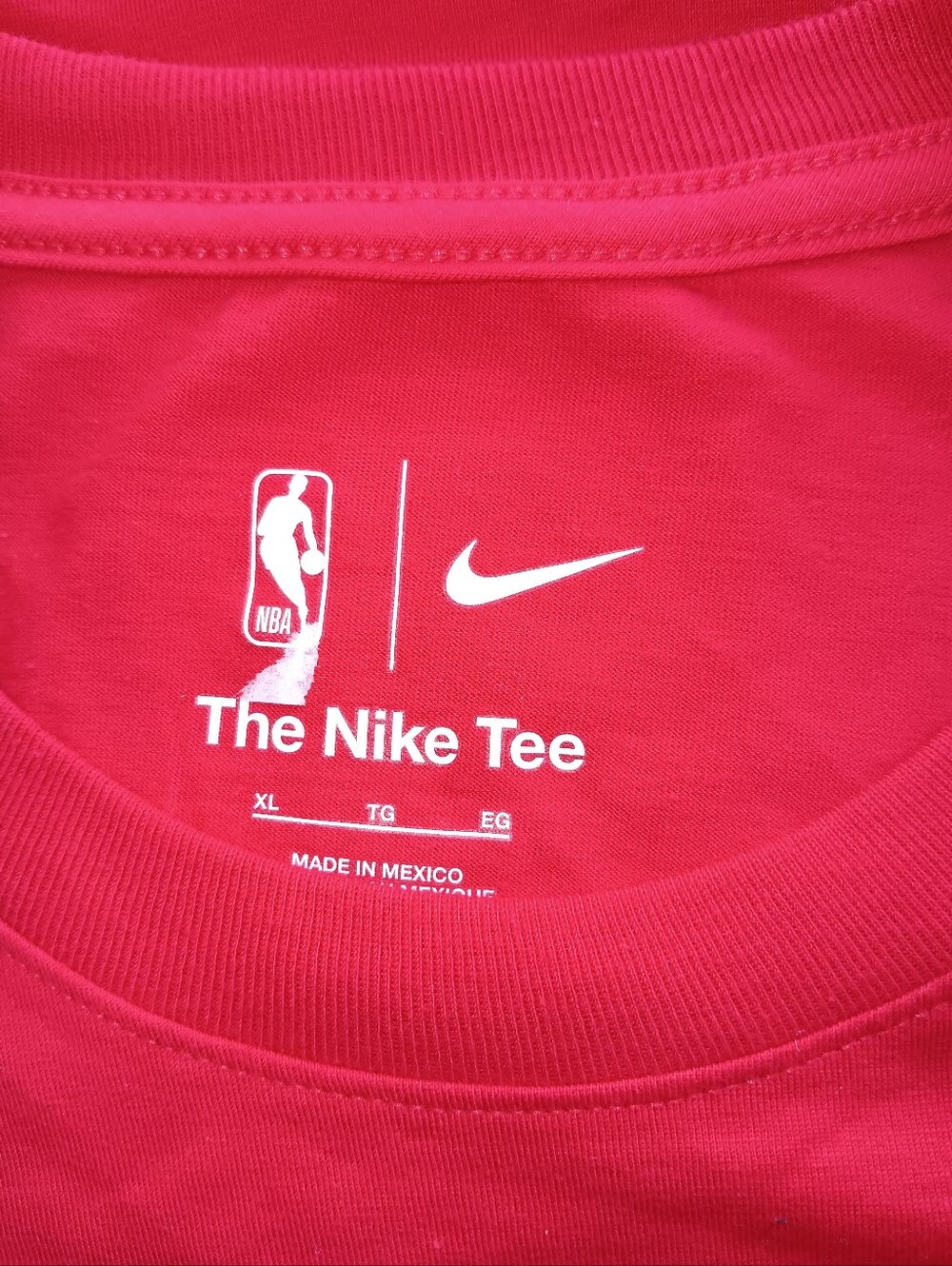 Nike Atlanta Hawks Red and Yellow Graphic Tee New. XL - Picture 4 of 4